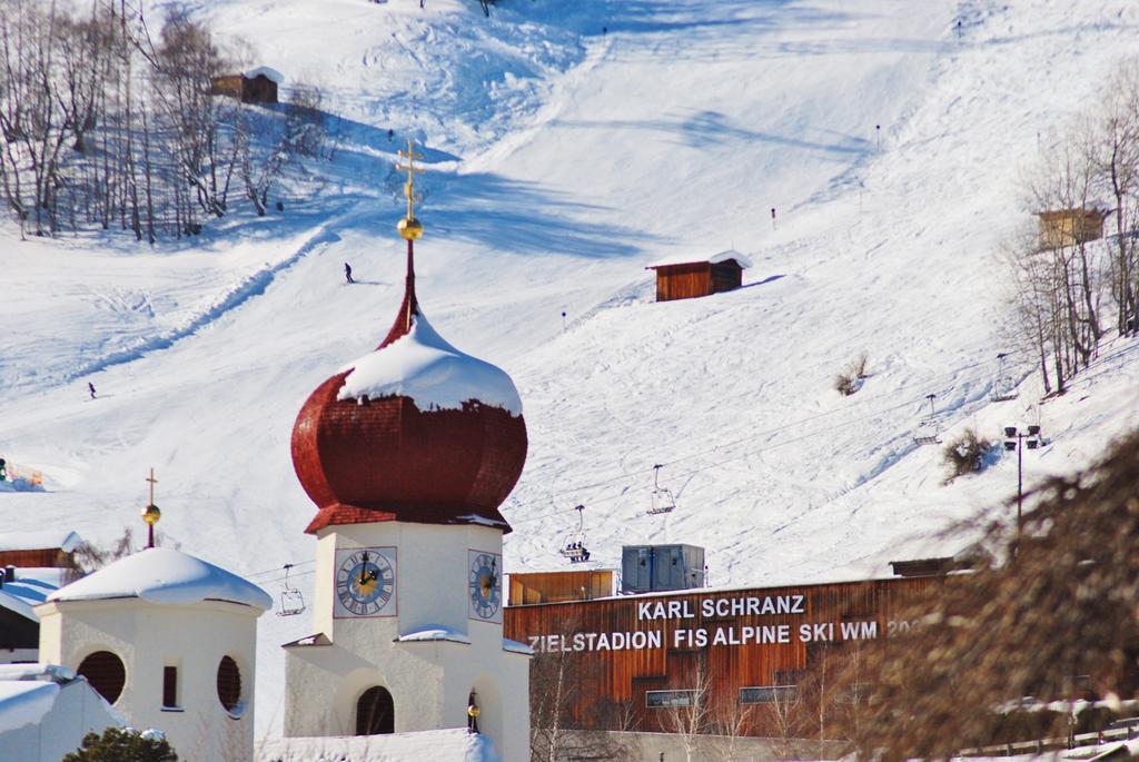 Hotel Pension Kirchplatz Sankt Anton am Arlberg Bagian luar foto